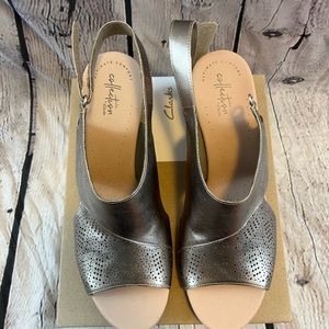 Clarks Womens Lafley Joy Size 12 W Pewter Metallic Wedge Sandal Leather